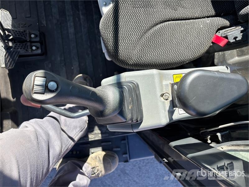 Bobcat E60 Mini Excavator Mini excavators < 7t