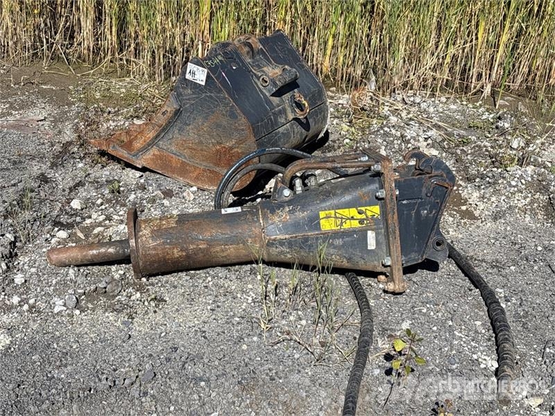 Bobcat E60 Mini Excavator Mini excavators < 7t