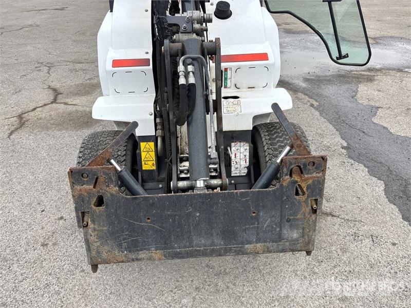 Bobcat L28 Wheel Loader Wheel loaders