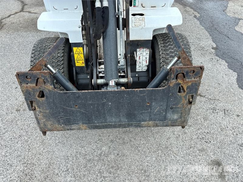 Bobcat L28 Wheel Loader Wheel loaders