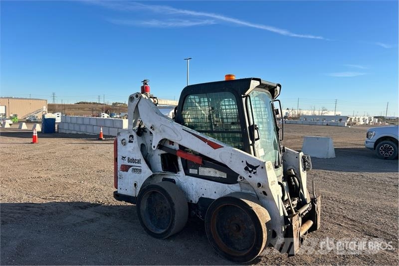 Bobcat S590 Мини-погрузчики