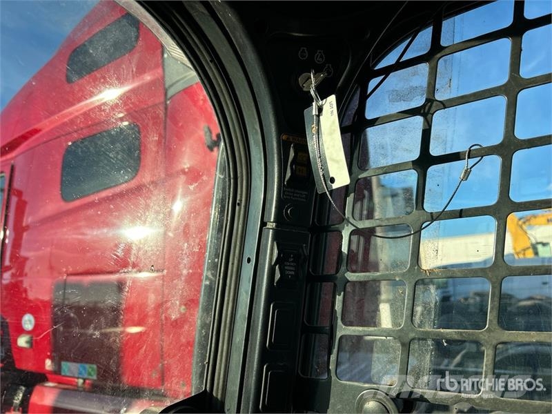 Bobcat S590 Мини-погрузчики