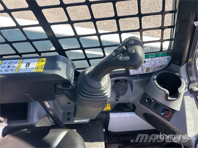 Bobcat T450 Skid steer loaders