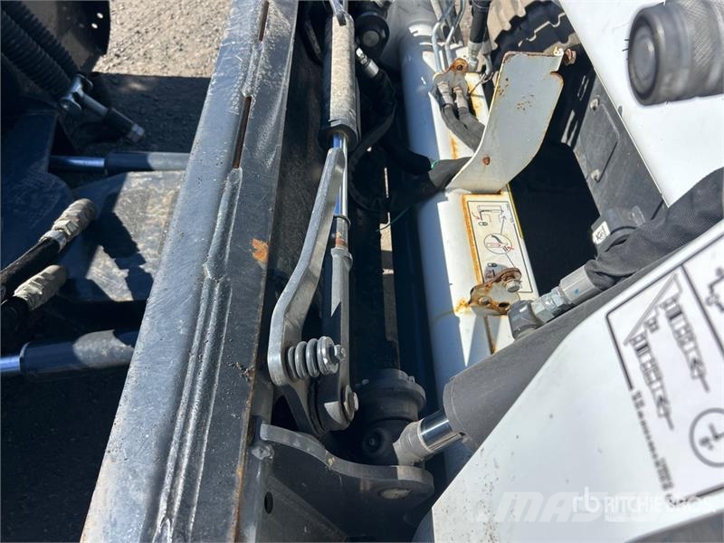 Bobcat T450 Skid steer loaders