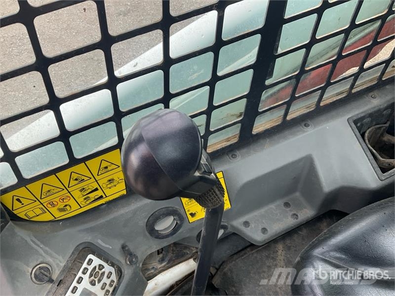 Bobcat T450 Carregadoras de direcção deslizante