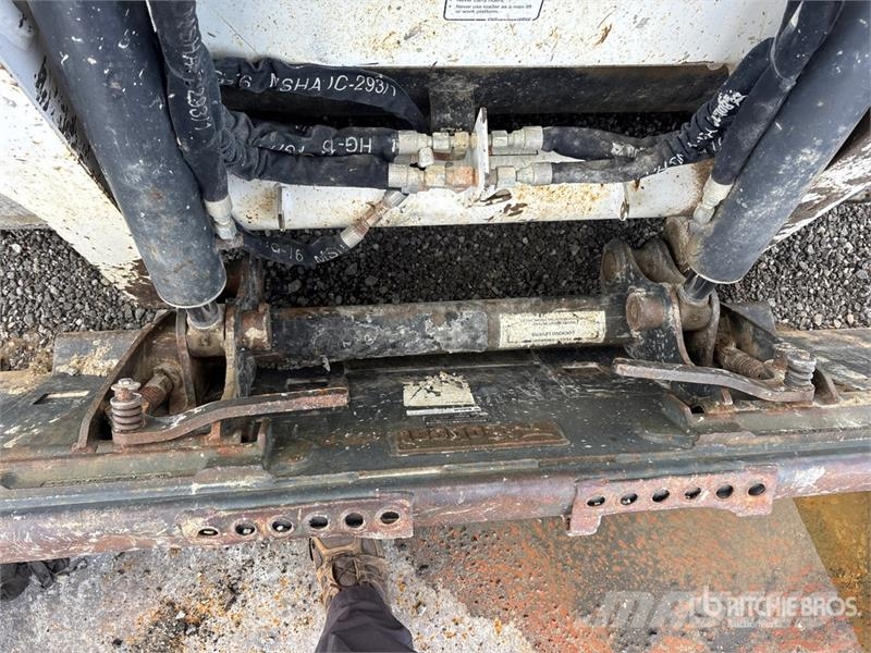 Bobcat T595 Міні-навантажувачі