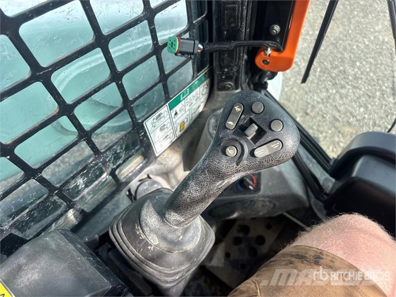 Bobcat T595 Міні-навантажувачі