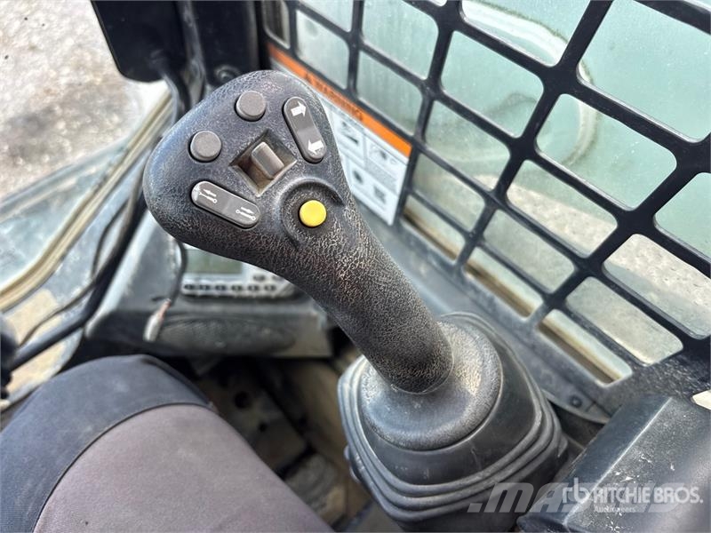 Bobcat T595 Міні-навантажувачі