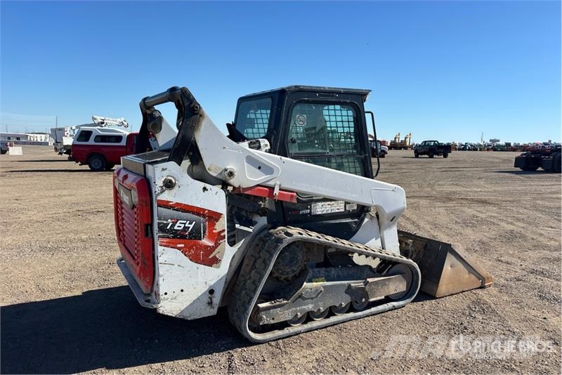 Bobcat T64 Two-Speed Compact Track Loader Міні-навантажувачі