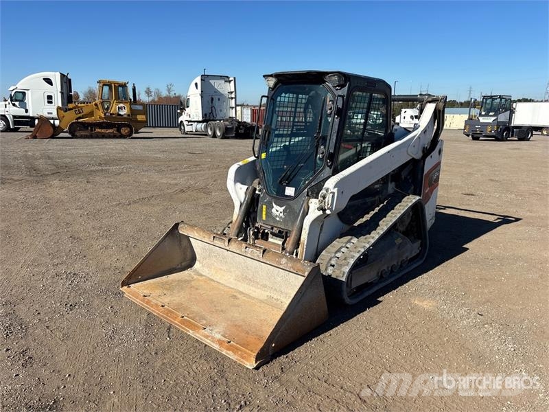 Bobcat T64 Two-Speed Compact Track Loader Міні-навантажувачі