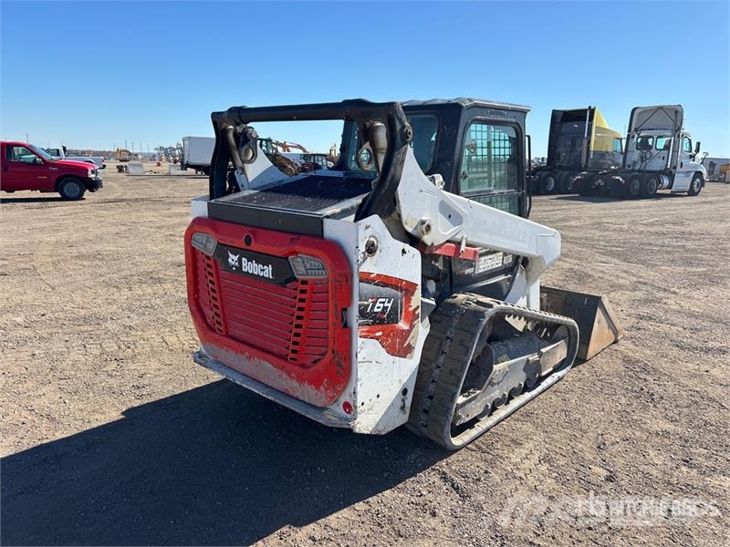 Bobcat T64 Two-Speed Compact Track Loader Міні-навантажувачі