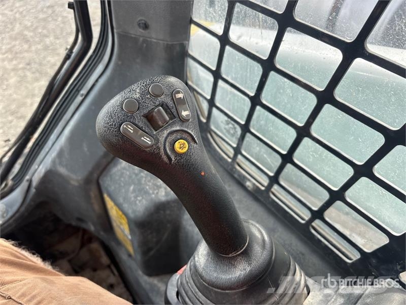 Bobcat T64 Two-Speed Compact Track Loader Kompaktlader
