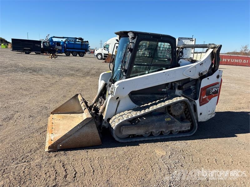Bobcat T64 Two-Speed Compact Track Loader Міні-навантажувачі