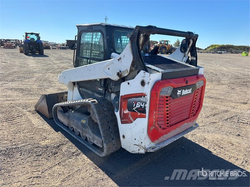 Bobcat T64 Two-Speed Compact Track Loader Міні-навантажувачі