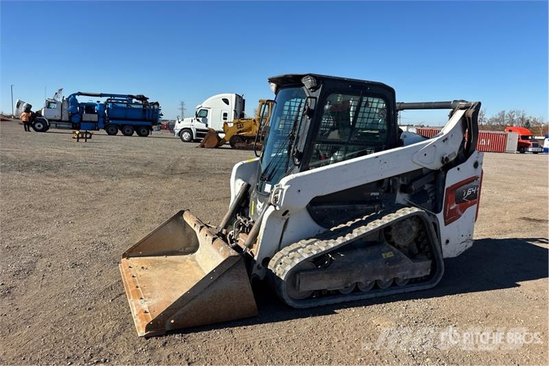 Bobcat T64 Two-Speed Compact Track Loader Міні-навантажувачі