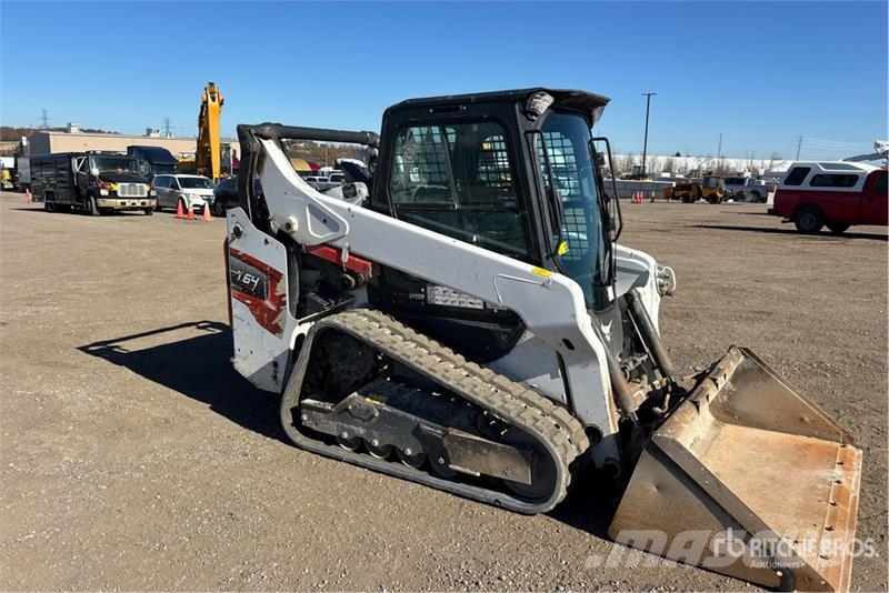 Bobcat T64 Two-Speed Compact Track Loader Міні-навантажувачі