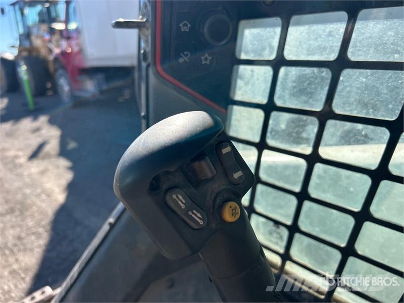 Bobcat T66 Мини-погрузчики