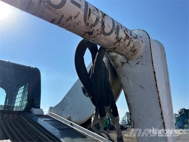 Bobcat T740 لوادر انزلاقية التوجيه