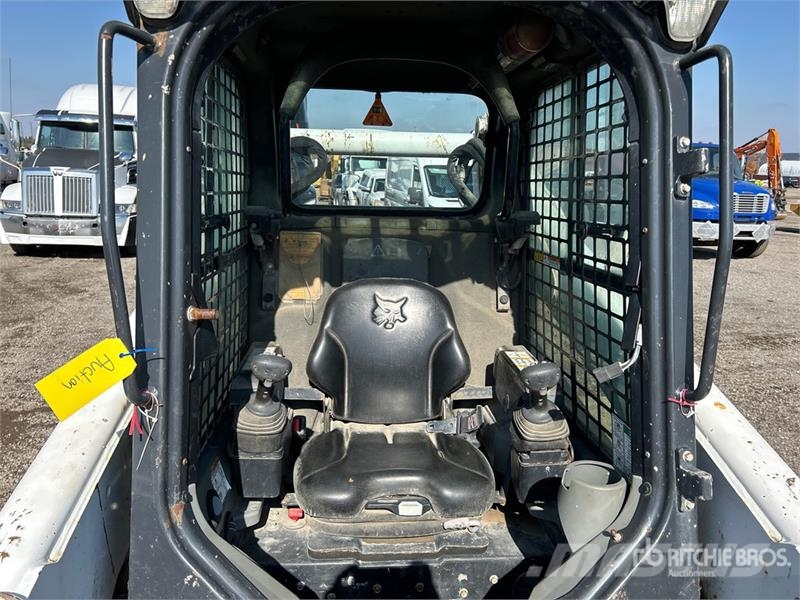Bobcat T740 لوادر انزلاقية التوجيه