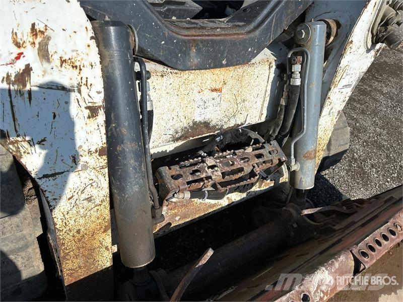 Bobcat T740 لوادر انزلاقية التوجيه