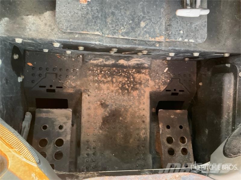 Bobcat T740 Мини-погрузчики