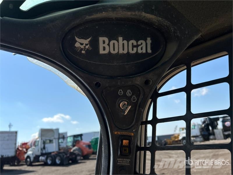 Bobcat T740 لوادر انزلاقية التوجيه