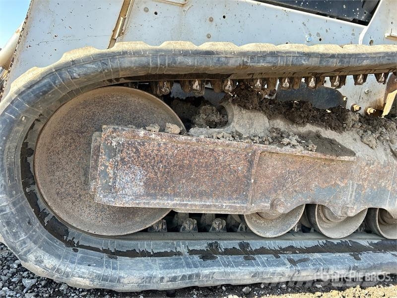 Bobcat T740 لوادر انزلاقية التوجيه
