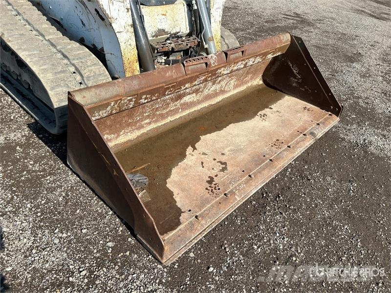 Bobcat T740 لوادر انزلاقية التوجيه