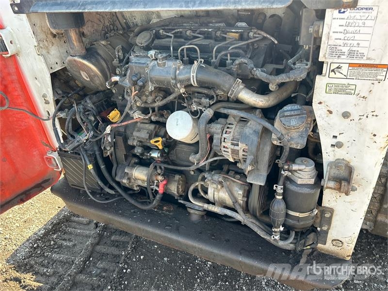 Bobcat T740 لوادر انزلاقية التوجيه