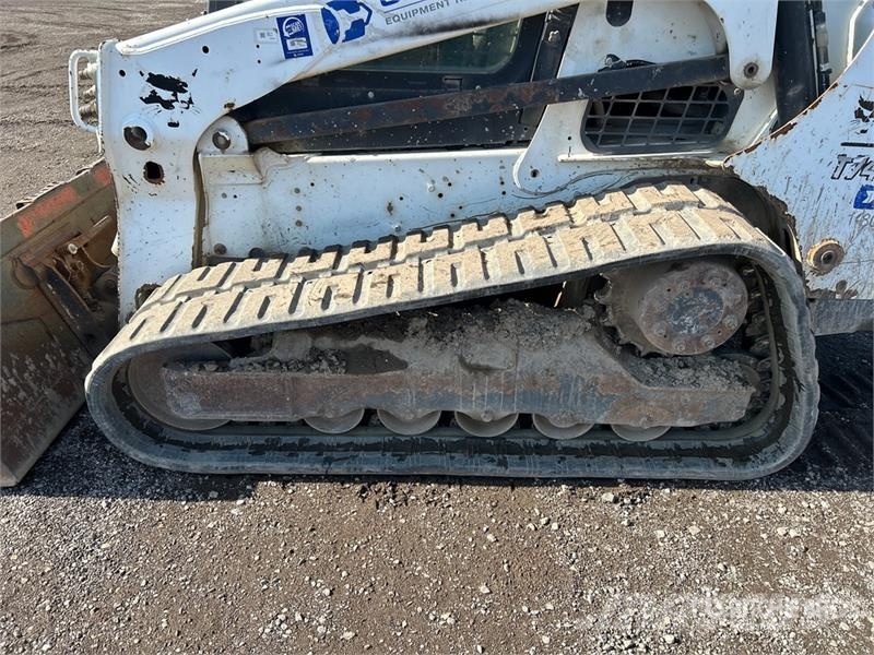 Bobcat T740 لوادر انزلاقية التوجيه
