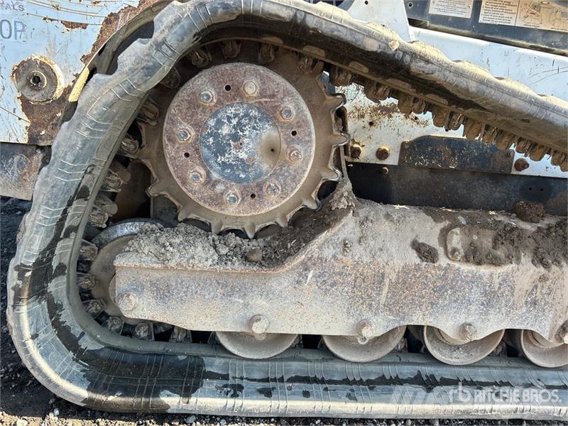Bobcat T740 لوادر انزلاقية التوجيه