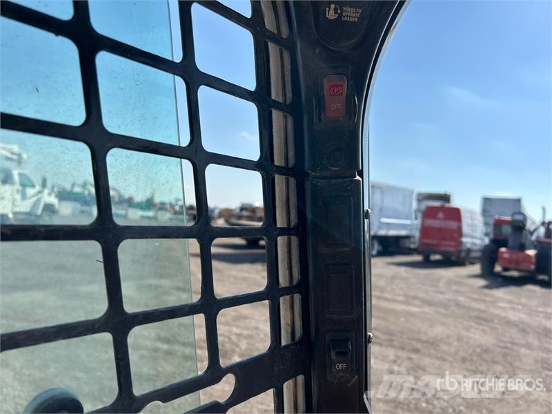 Bobcat T740 لوادر انزلاقية التوجيه