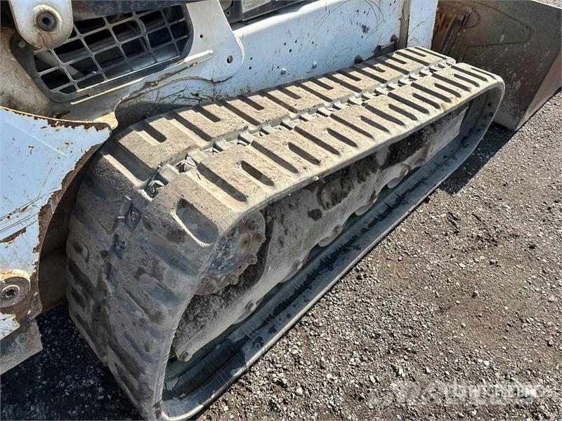 Bobcat T740 لوادر انزلاقية التوجيه