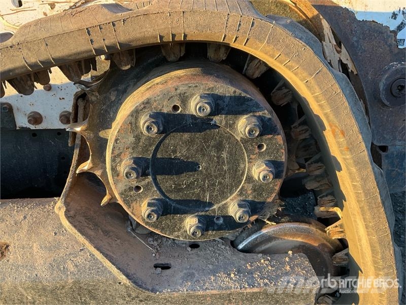 Bobcat T740 Мини-погрузчики