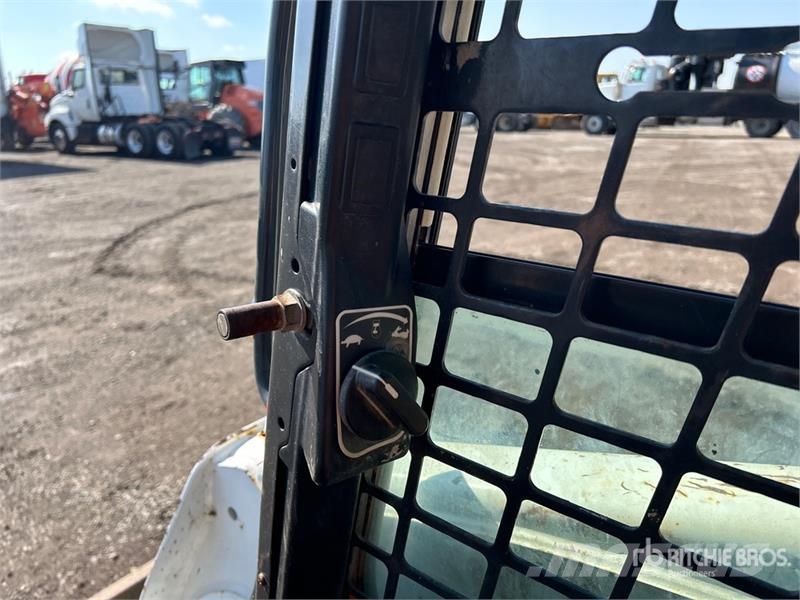 Bobcat T740 لوادر انزلاقية التوجيه