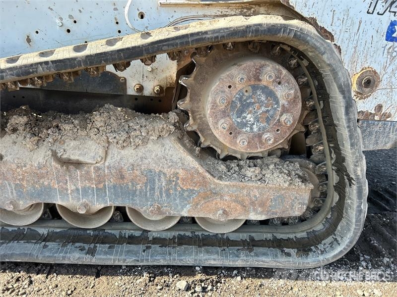 Bobcat T740 لوادر انزلاقية التوجيه