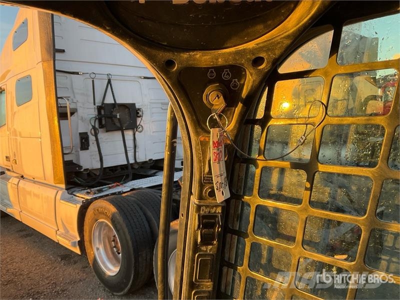 Bobcat T740 Мини-погрузчики