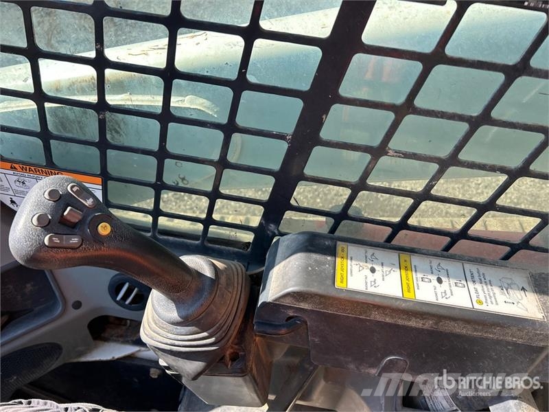 Bobcat T740 لوادر انزلاقية التوجيه
