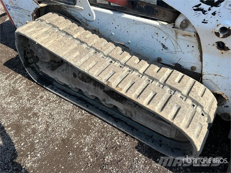 Bobcat T740 لوادر انزلاقية التوجيه