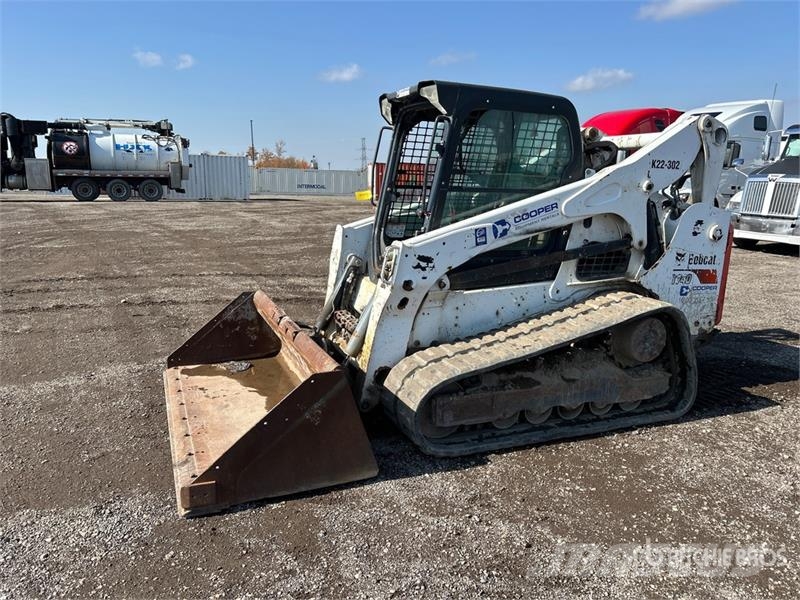Bobcat T740 لوادر انزلاقية التوجيه