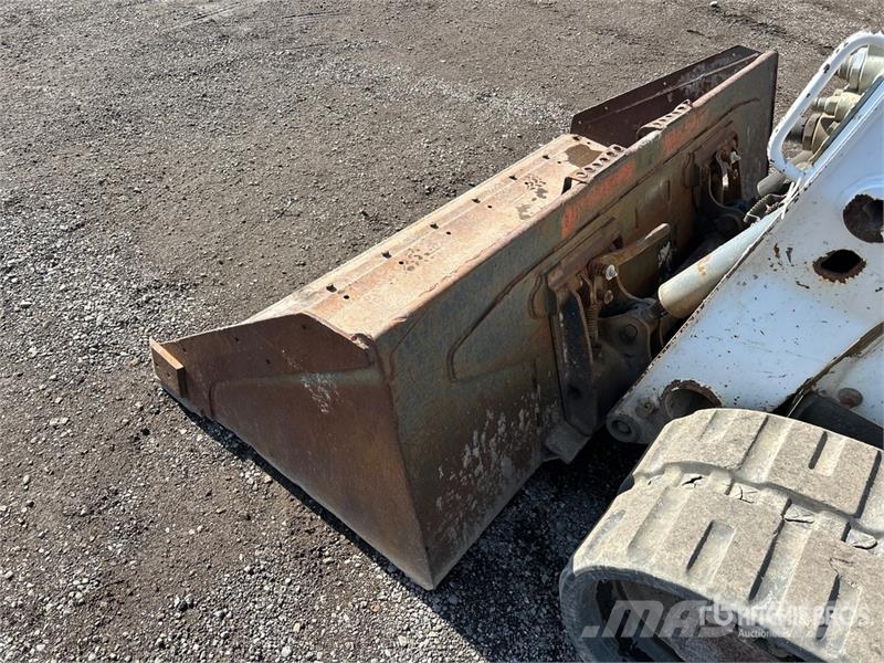 Bobcat T740 لوادر انزلاقية التوجيه
