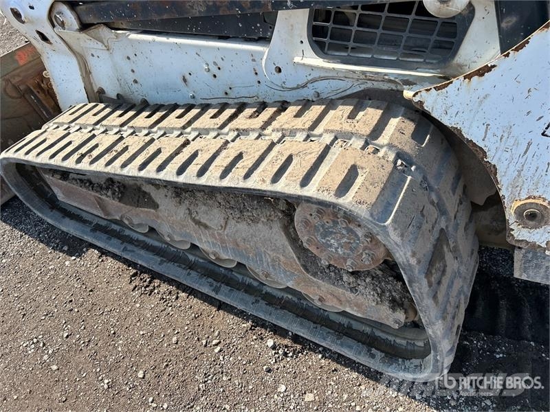 Bobcat T740 لوادر انزلاقية التوجيه