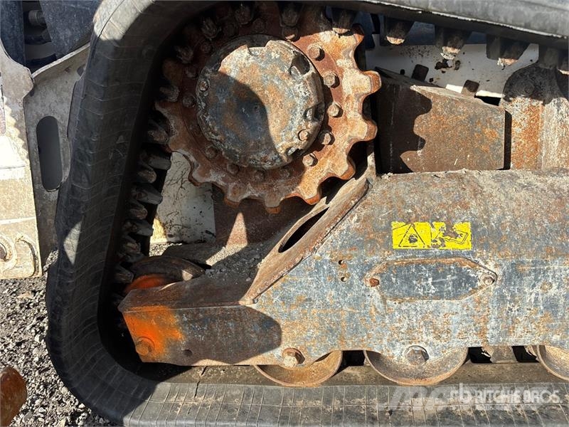Bobcat T76 Kompaktlaadurid