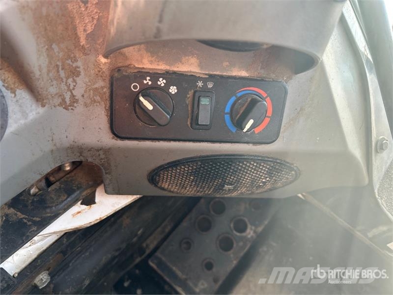 Bobcat T770 Мини-погрузчики