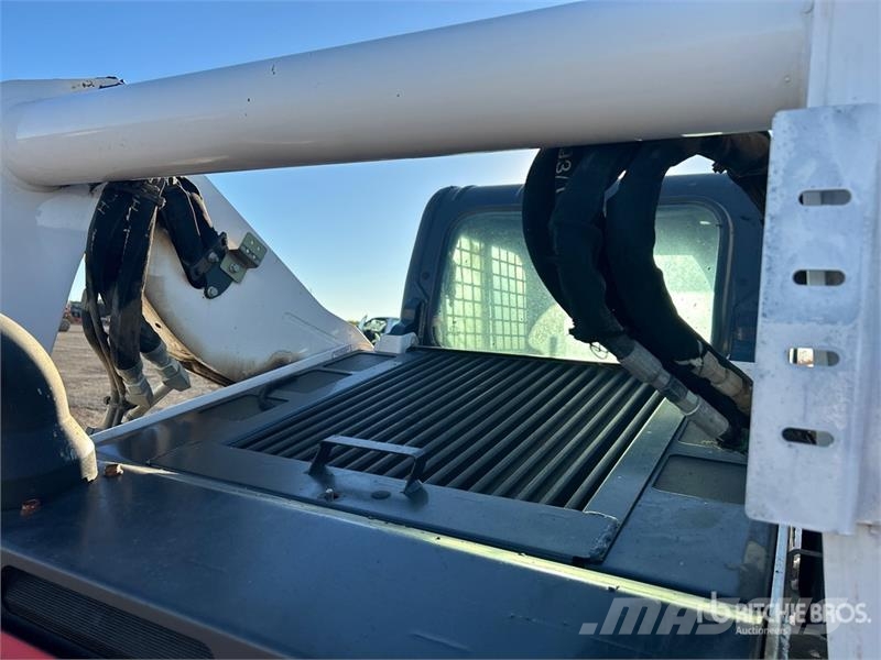 Bobcat T770 Мини-погрузчики