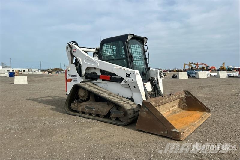 Bobcat T870 Skid steer loaders