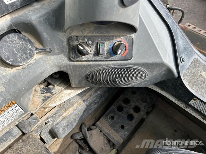 Bobcat T870 Skid steer loaders