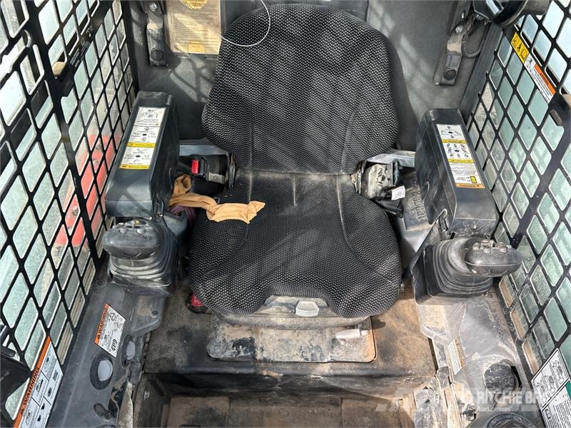 Bobcat T870 Skid steer loaders