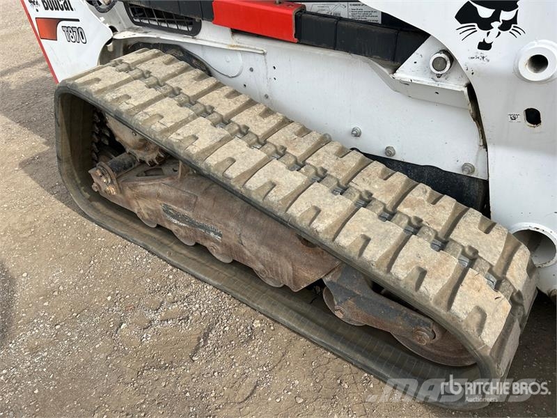 Bobcat T870 Skid steer loaders