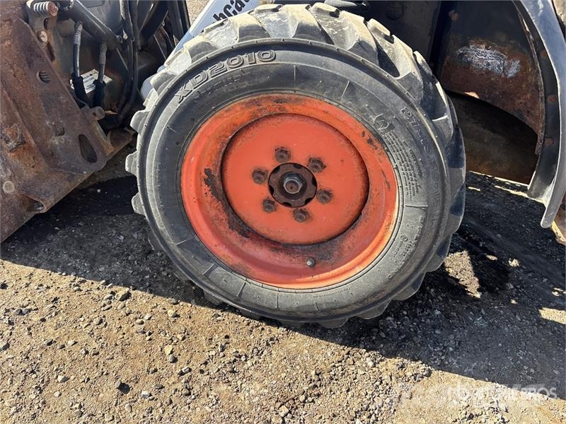 Bobcat Toolcat 4x4 Utility Vehicle Pomoćne mašine